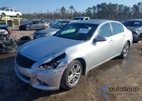 2013 Infiniti G37 Journey z USA, uszkodzony, nr VIN JN1CV6AP2DM723539